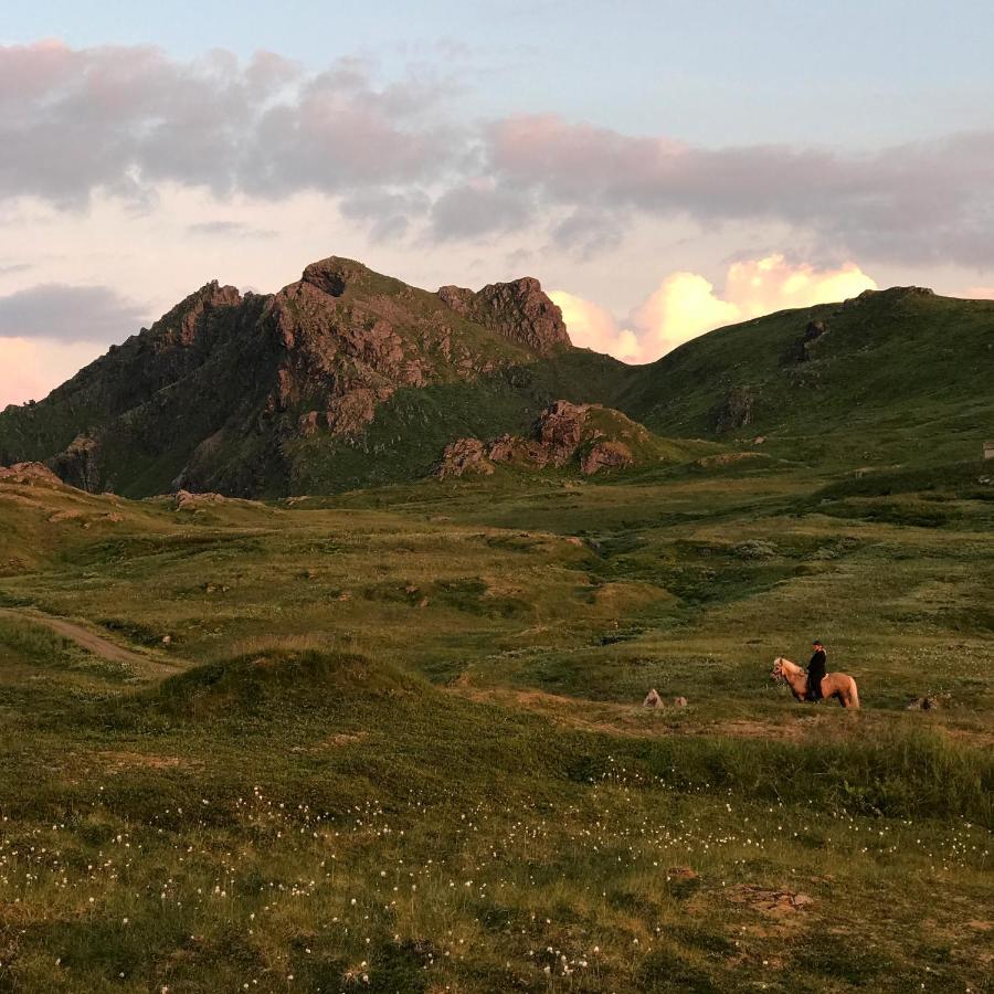 Flo Lofoten Nature Escape Valberg 外观 照片